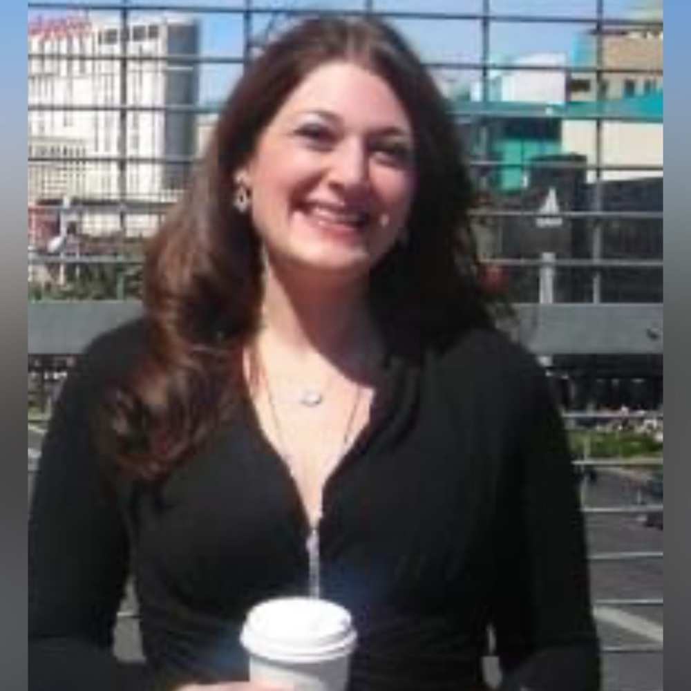 Meet your Posher, Nazlee